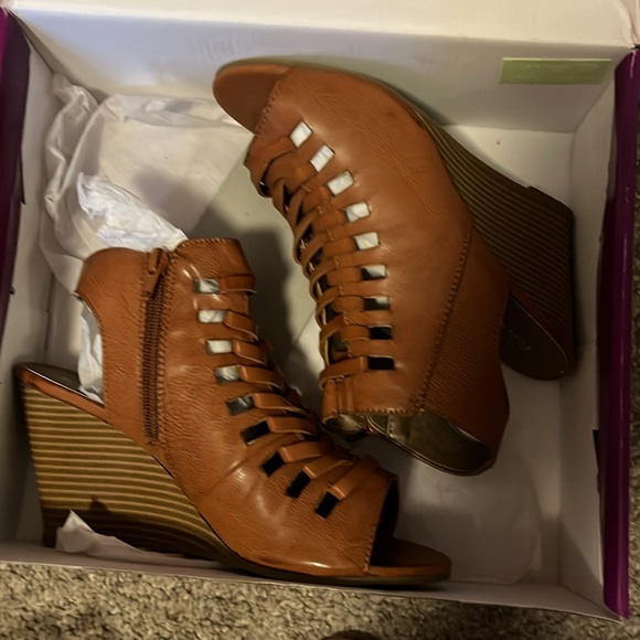 Rampage Wedges EUC - Picture 8 of 9